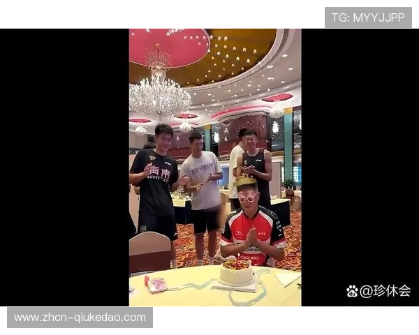 替补席瞬间:球员反应与团队互动捕捉